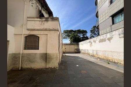 Casa para alugar com 214m², 4 quartos e 4 vagas Casa para alugar com 214m², 4 quartos e 4 vagasQuintal
