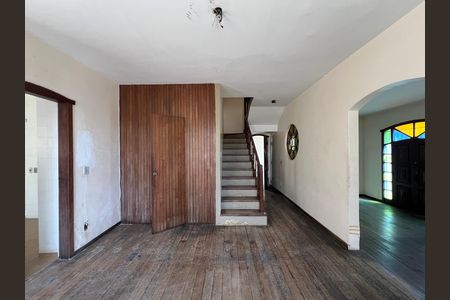 Casa para alugar com 214m², 4 quartos e 4 vagas Casa para alugar com 214m², 4 quartos e 4 vagasSala 2