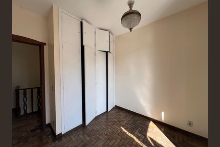 Casa para alugar com 214m², 4 quartos e 4 vagas Casa para alugar com 214m², 4 quartos e 4 vagasQuarto 1