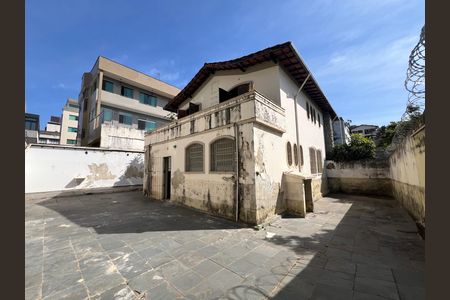 Quintal de casa para alugar com 4 quartos, 214m² em São José, Belo Horizonte