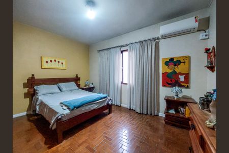 Casa para alugar com 180m², 4 quartos e 4 vagasSuíte