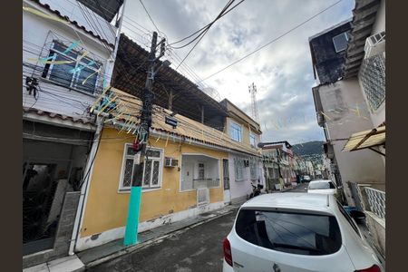 Fachada de casa para alugar com 2 quartos, 60m² em Taquara, Rio de Janeiro