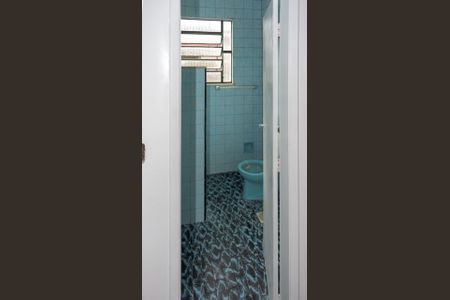 Casa para alugar com 60m², 2 quartos e 1 vaga Casa para alugar com 60m², 2 quartos e 1 vagaBanheiro social
