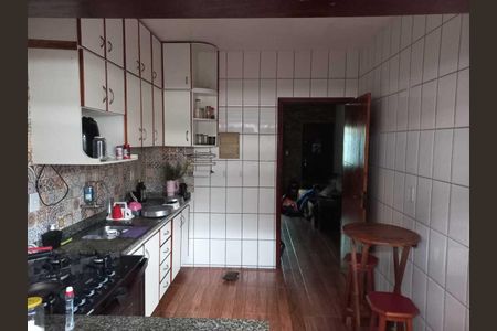 Cozinha de casa de condomínio para alugar com 2 quartos, 60m² em Palmeiras, Cabo Frio