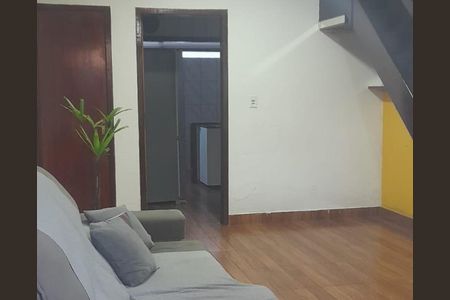 Sala de casa de condomínio para alugar com 2 quartos, 60m² em Palmeiras, Cabo Frio