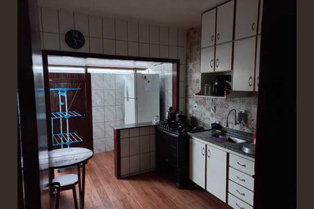 Cozinha de casa de condomínio para alugar com 2 quartos, 60m² em Palmeiras, Cabo Frio