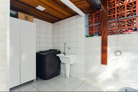 Casa para alugar com 70m², 2 quartos e 1 vagaÁrea de Serviço
