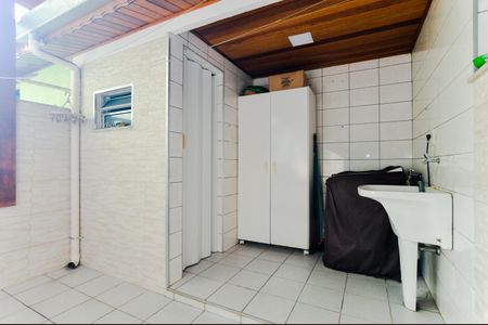 Casa para alugar com 70m², 2 quartos e 1 vagaÁrea de Serviço