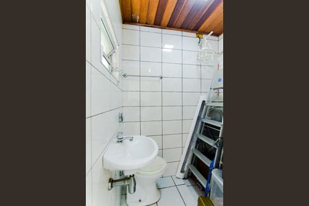 Casa para alugar com 70m², 2 quartos e 1 vagaÁrea de Serviço - Banheiro de Serviço 