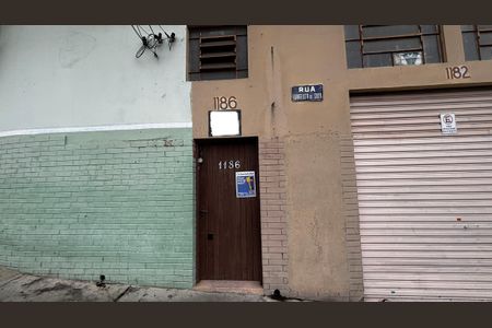 Apartamento para alugar com 70m², 2 quartos e sem vagaFachada