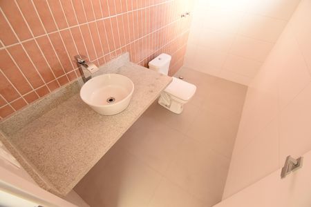 Casa de condomínio à venda com 152m², 3 quartos e 2 vagasBanheiro da Suíte 2