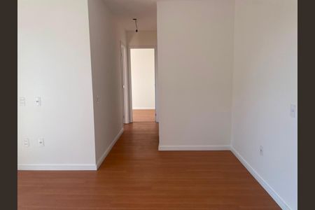 Sala de apartamento para alugar com 2 quartos, 42m² em Irajá, Rio de Janeiro