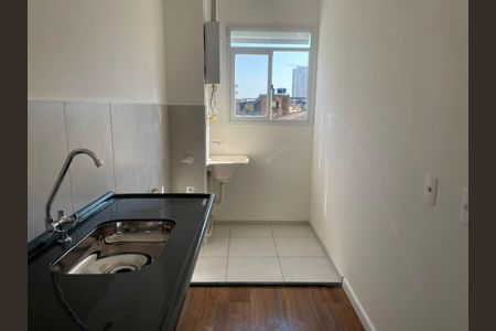 Cozinha de apartamento para alugar com 2 quartos, 42m² em Irajá, Rio de Janeiro
