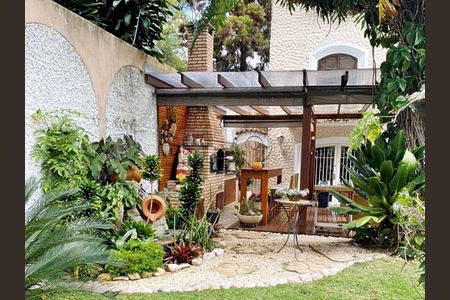 Casa à venda com 4 quartos, 542m² em Vila Albertina, São Paulo