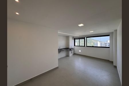 Sala de apartamento para alugar com 2 quartos, 55m² em Vargem Grande, Rio de Janeiro