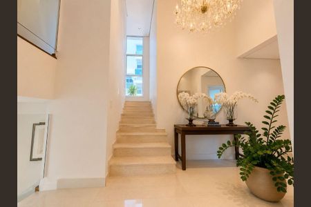 Casa à venda com 344m², 4 quartos e 4 vagas