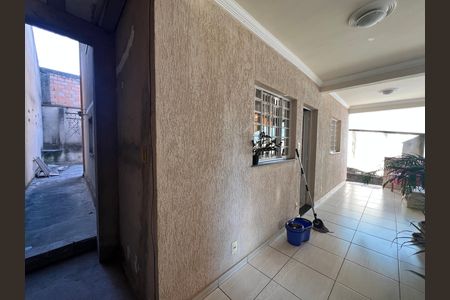 Casa à venda com 4 quartos, 150m² em Estrela Dalva, Contagem