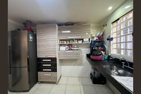 Casa à venda com 4 quartos, 150m² em Estrela Dalva, Contagem