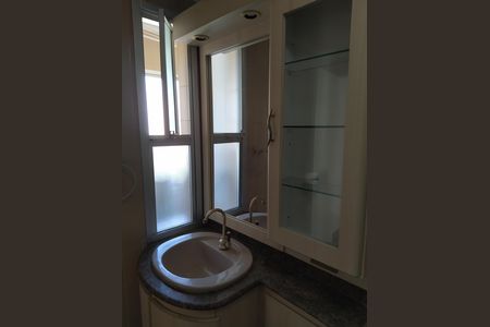 Banheiro de apartamento para alugar com 2 quartos, 55m² em Bosque da Saúde, São Paulo