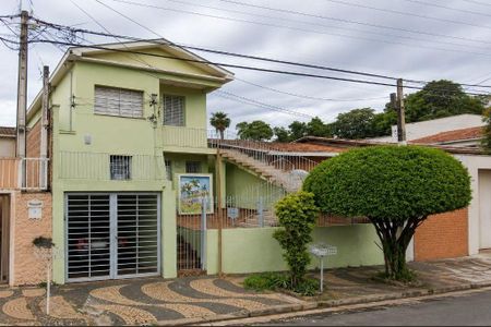 Casa à venda com 223m², 4 quartos e 1 vaga