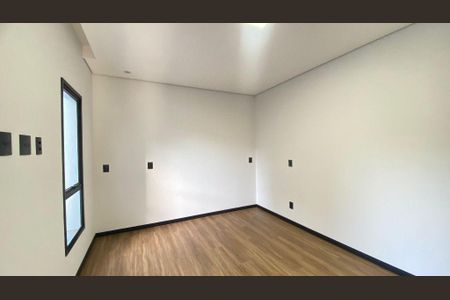 Casa à venda com 4 quartos, 245m² em Vila Pagano, Valinhos