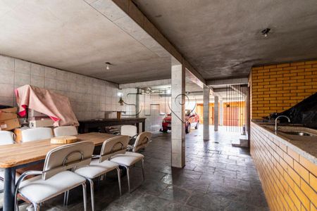 Casa à venda com 4 quartos, 180m² em Carandiru, São Paulo