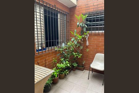 Casa à venda com 2 quartos, 188m² em Vila Bertioga, São Paulo