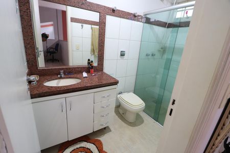 Casa para alugar com 250m², 3 quartos e 4 vagasBanheiro Social