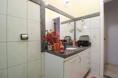 Casa para alugar com 250m², 3 quartos e 4 vagasBanheiro do Quarto 1