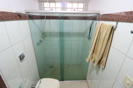 Casa para alugar com 250m², 3 quartos e 4 vagasBanheiro Social