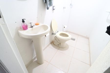 Casa para alugar com 250m², 3 quartos e 4 vagasBanheiro Social 1