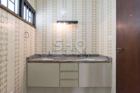 Casa à venda com 5 quartos, 274m² em Sumaré, São Paulo