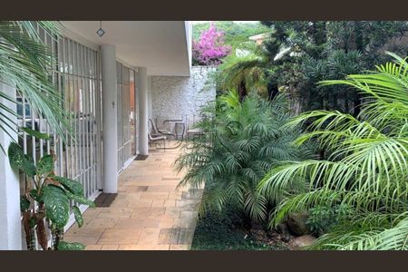 Casa à venda com 4 quartos, 500m² em Pacaembu, São Paulo