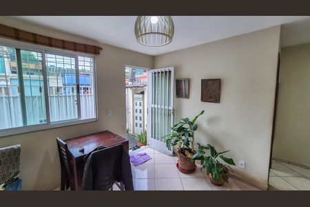 Sala de apartamento para alugar com 3 quartos, 75m² em Irajá, Rio de Janeiro