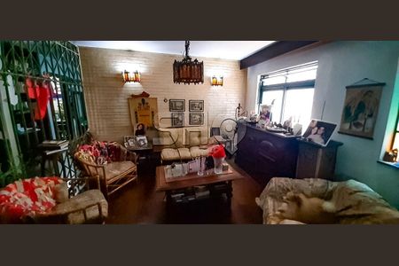 Casa à venda com 8 quartos, 328m² em Vila Mariana, São Paulo