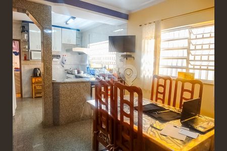 Casa à venda com 8 quartos, 328m² em Vila Mariana, São Paulo