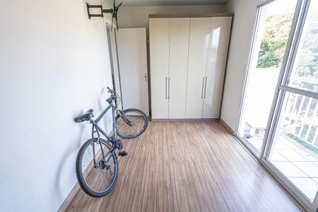 quarto 2 / varanda de apartamento para alugar com 2 quartos, 62m² em Parque São Pedro, Belo Horizonte