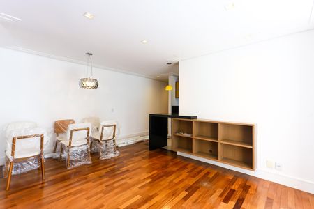 Apartamento para alugar com 105m², 3 quartos e 2 vagas Apartamento para alugar com 105m², 3 quartos e 2 vagasSala