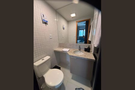 Banheiro de apartamento para alugar com 1 quarto, 28m² em Jardim Armação, Salvador