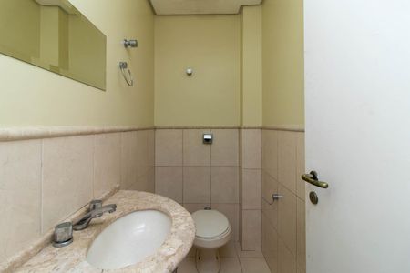Casa de condomínio à venda com 196m², 2 quartos e 2 vagasLavabo