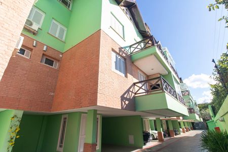 Casa de condomínio à venda com 196m², 2 quartos e 2 vagasFachada
