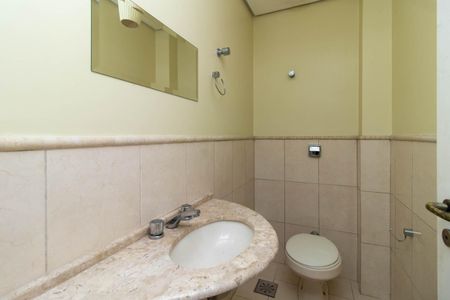 Casa de condomínio à venda com 196m², 2 quartos e 2 vagasLavabo
