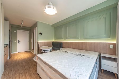 Quarto de kitnet/studio para alugar com 2 quartos, 27m² em Santo Amaro, São Paulo
