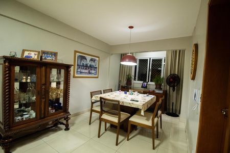 Apartamento à venda com 115m², 3 quartos e 2 vagas Apartamento à venda com 115m², 3 quartos e 2 vagasSala