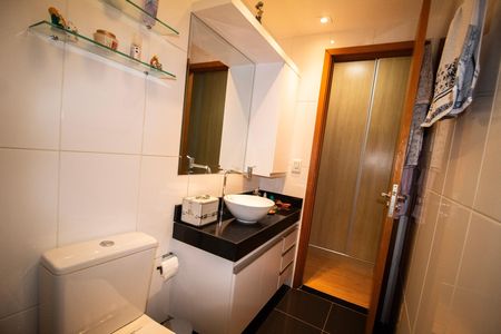 Apartamento à venda com 115m², 3 quartos e 2 vagas Apartamento à venda com 115m², 3 quartos e 2 vagasBanheiro da suite