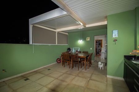 Apartamento à venda com 115m², 3 quartos e 2 vagas Apartamento à venda com 115m², 3 quartos e 2 vagasCobertura