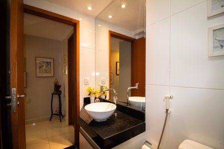 Apartamento à venda com 115m², 3 quartos e 2 vagas Apartamento à venda com 115m², 3 quartos e 2 vagasBanheiro Social
