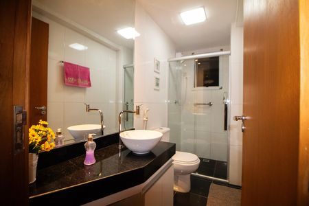 Apartamento à venda com 115m², 3 quartos e 2 vagas Apartamento à venda com 115m², 3 quartos e 2 vagasBanheiro Social