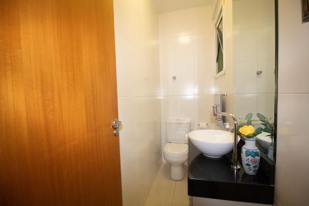 Apartamento à venda com 115m², 3 quartos e 2 vagas Apartamento à venda com 115m², 3 quartos e 2 vagasLavabo