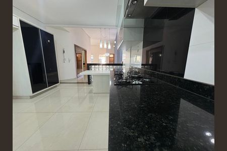Casa à venda com 234m², 3 quartos e 4 vagas Casa à venda com 234m², 3 quartos e 4 vagasCozinha